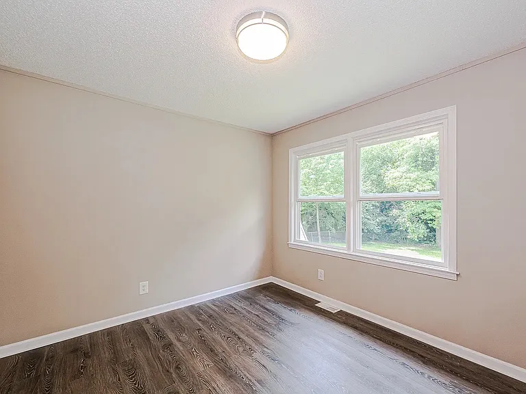 6814 Barrington Dr — Photo 11