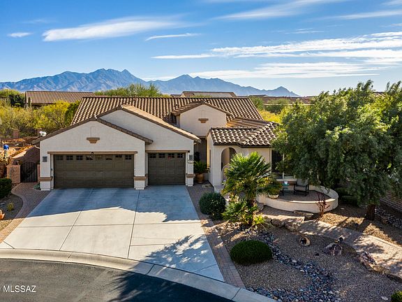 3rd image of 2670 E Genevieve Way