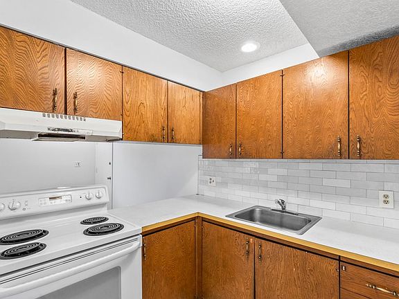 2nd image of 2526 Adams Ave #110