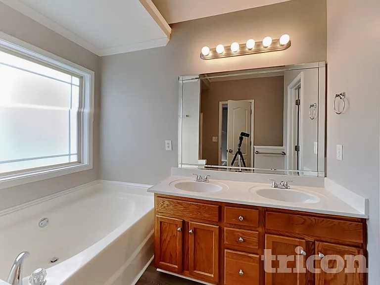 209 Arbor Dr — Photo 8