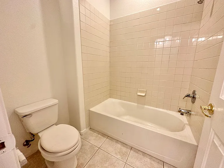 9103 Imperial Castle Ct — Photo 13