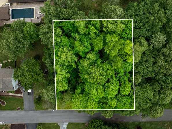 Victor Dr, Johnson City, TN 37601