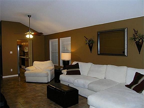 4th image of 5506 Londonderry Ct