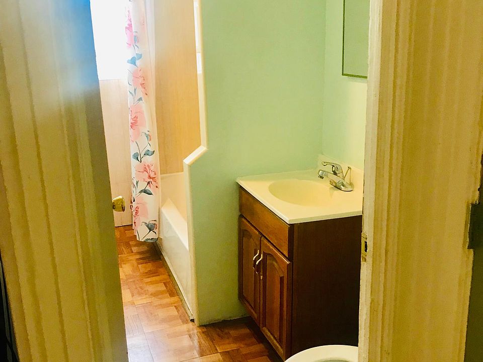 2nd image of 3103 Roberts Ave APT 3