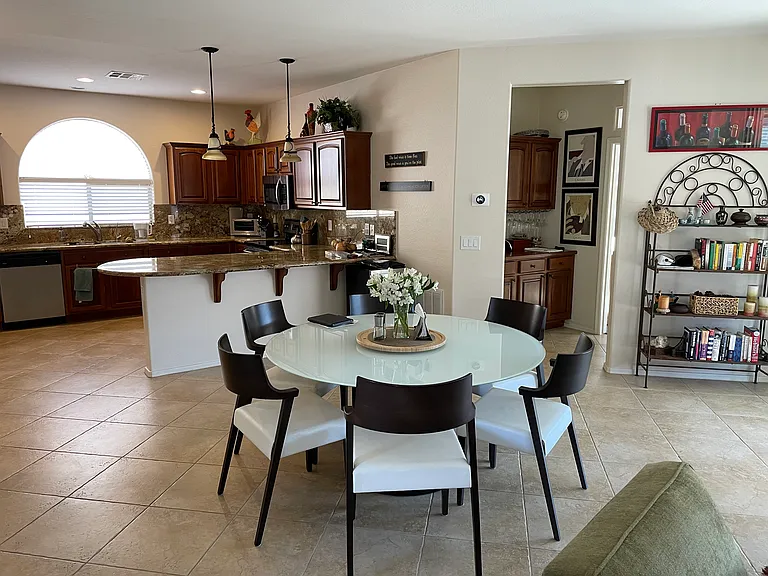 E Donato Dr — Photo 6