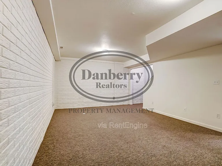 3704 Willow Run Dr — Photo 33