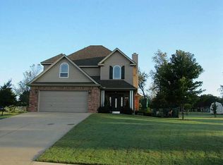 300 Lion Dr, Gravette, AR 72736