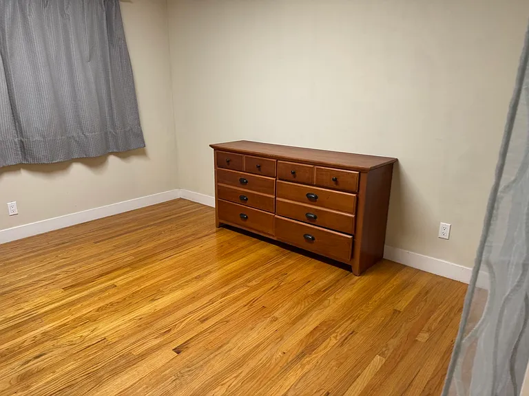 Master Bed 1st Floor