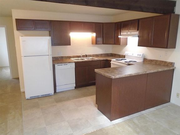 4th image of 822 White Oak Dr APT 1