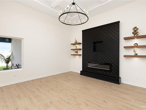 3rd image of 3103 E La Cienega Dr