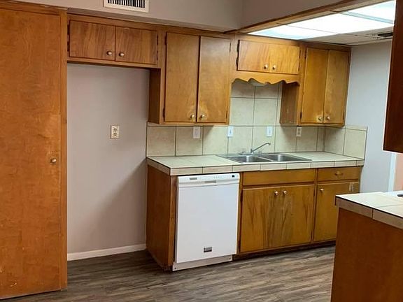 4th image of 1904 Lawndale Ave APT D