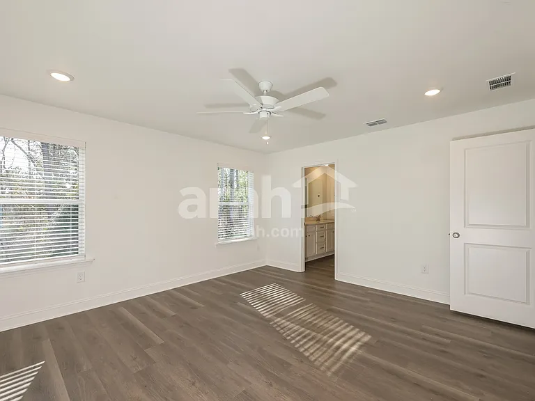 1539 Aquamarine Dr — Photo 9