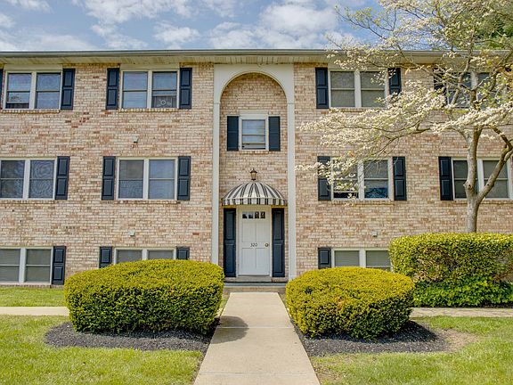2nd image of 309-320 S Parke St #322F