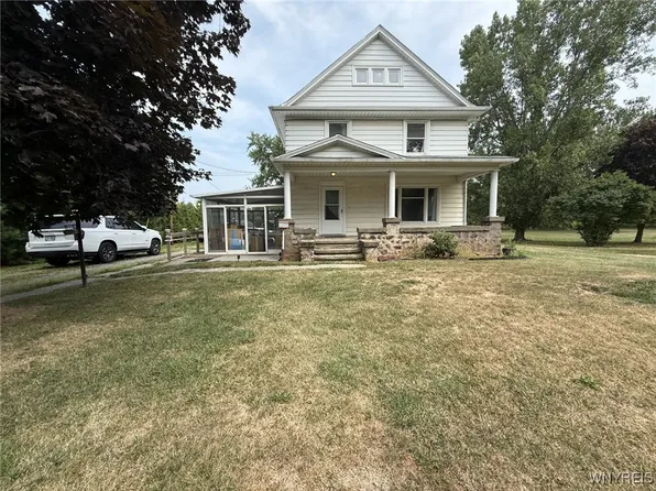 6077 Ridge Rd, Lockport, NY 14094
