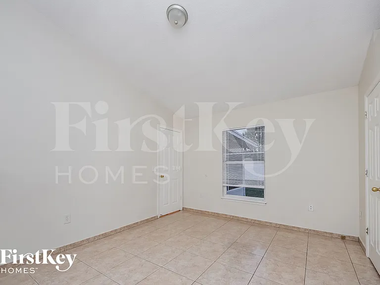 1307 Dover Dr — Photo 8