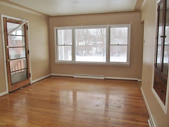 5th image of 25802 Briarbank Ave