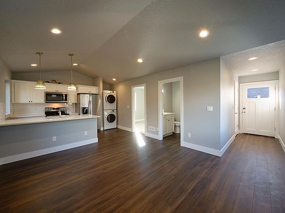 5th image of 3403 Kauffman Ave