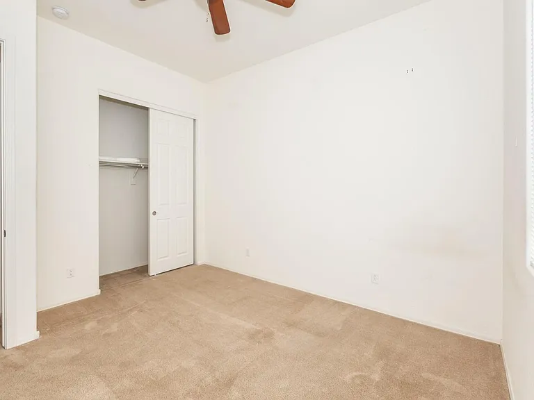 4511 N Dryden St — Photo 17