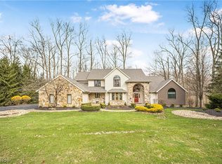 9057 Regency Woods Dr, Kirtland, OH 44094