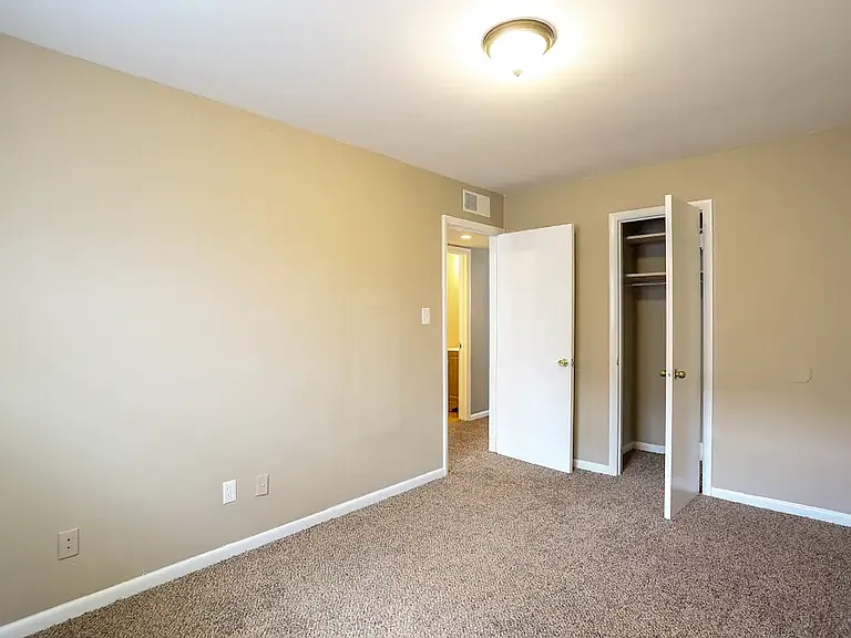 Plantation Court — Photo 12