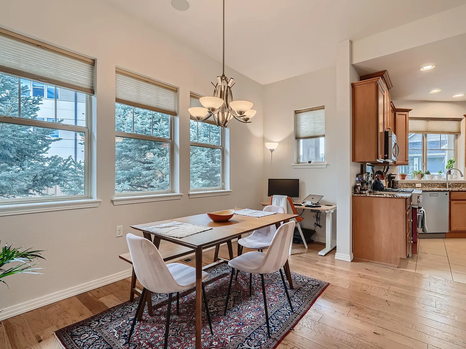 3 bed, 2.5 bath, 2689 sqft, $3,800 — Photo 3