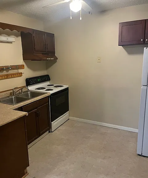 1101 NW Aurora Ave #6 — Photo 1