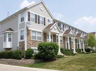 841 S Insignia Ct, Palatine, IL 60067