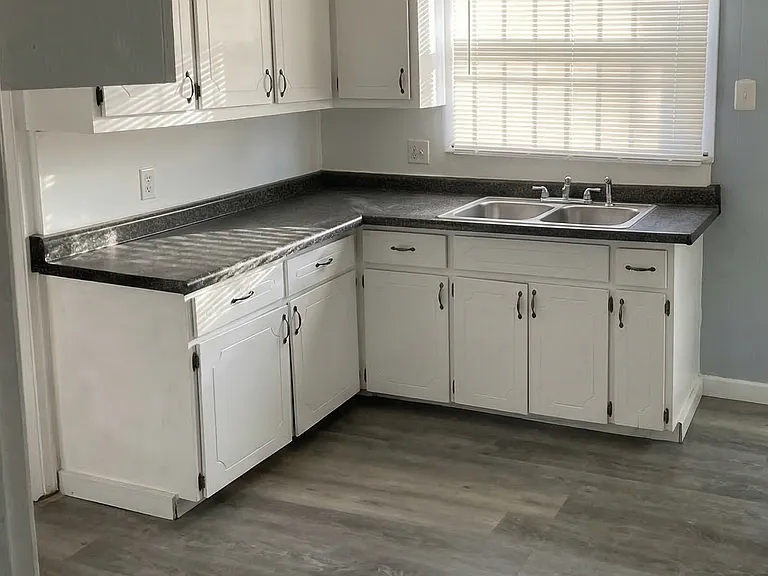 17540 Pinehurst Ave — Photo 2