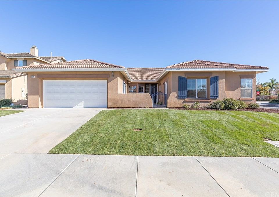 1st image of 35840 Rhone Ln