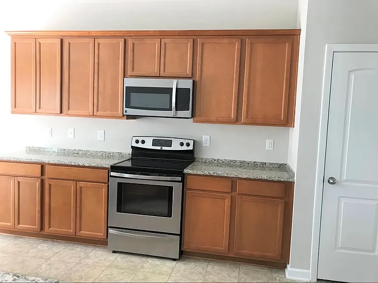 2405 Bearded Iris Ln — Photo 6
