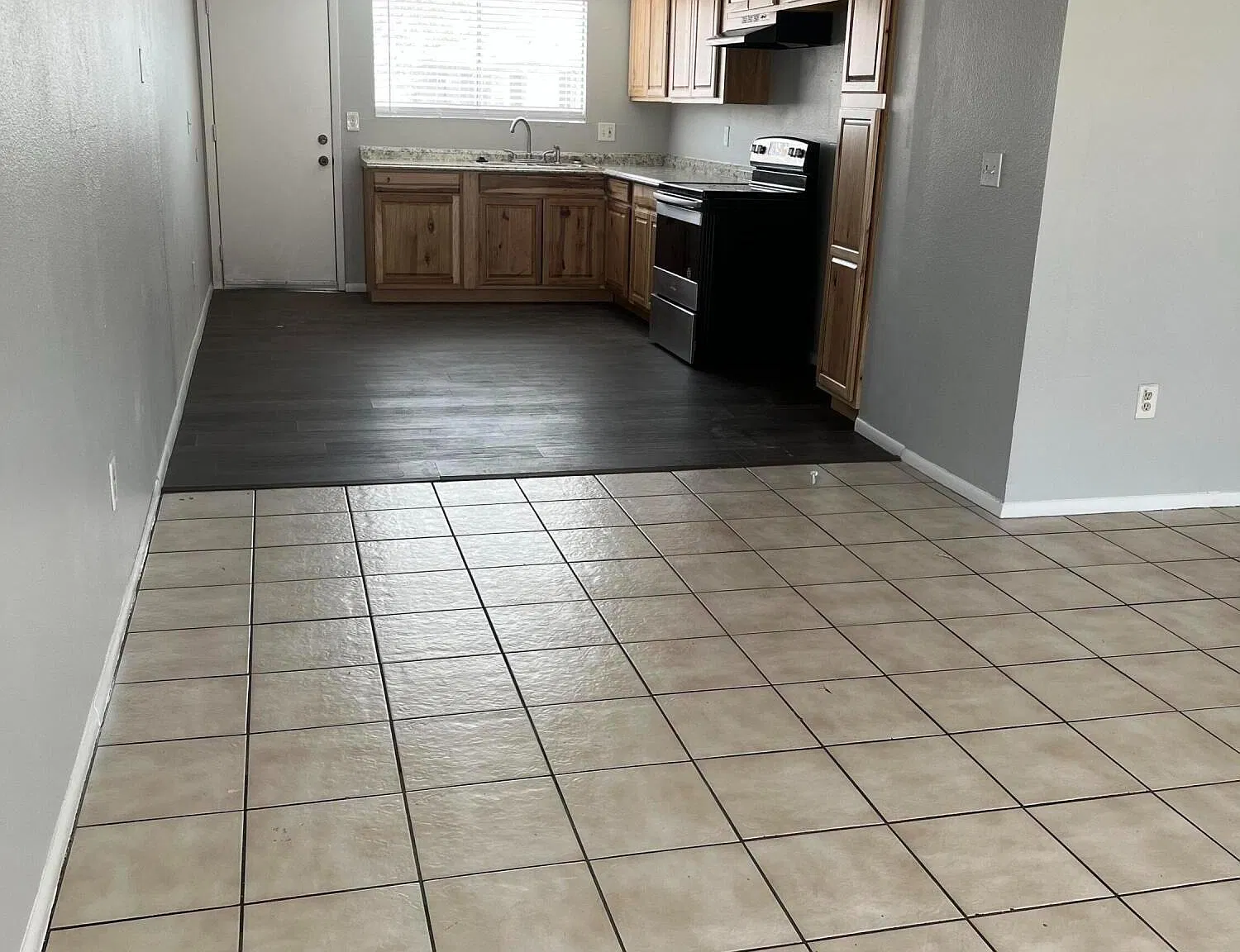 2 bed, 1.0 bath, 4376 sqft, $1,495 — Photo 2