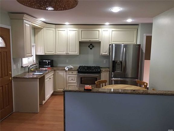 3rd image of 15 Poplar St