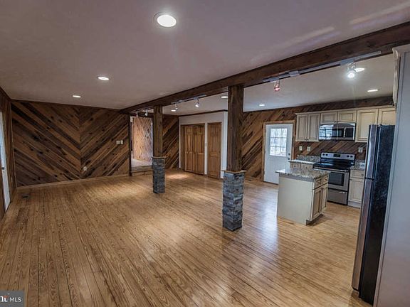 5th image of 240 Woodward Ln