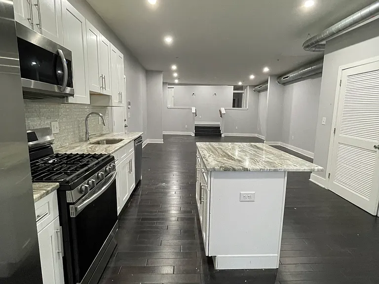929 Marlborough St #27 — Photo 2