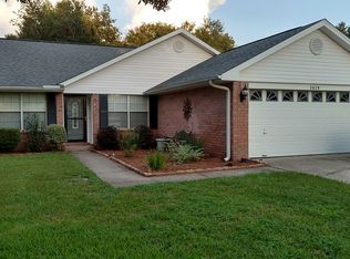2828 Winners Circle Dr, Navarre, FL 32566
