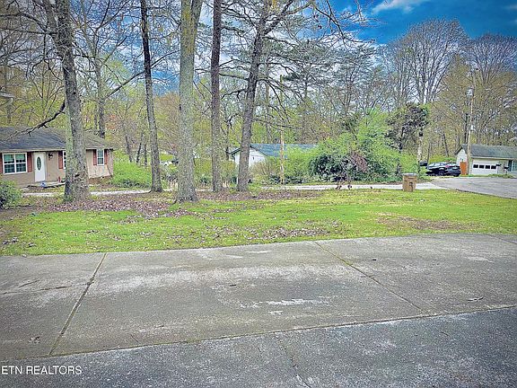 4th image of 5936 W Pine Ln