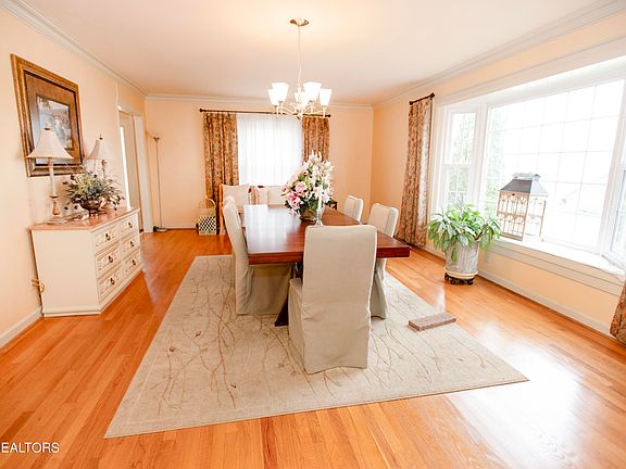 5th image of 9642 Tunbridge Ln