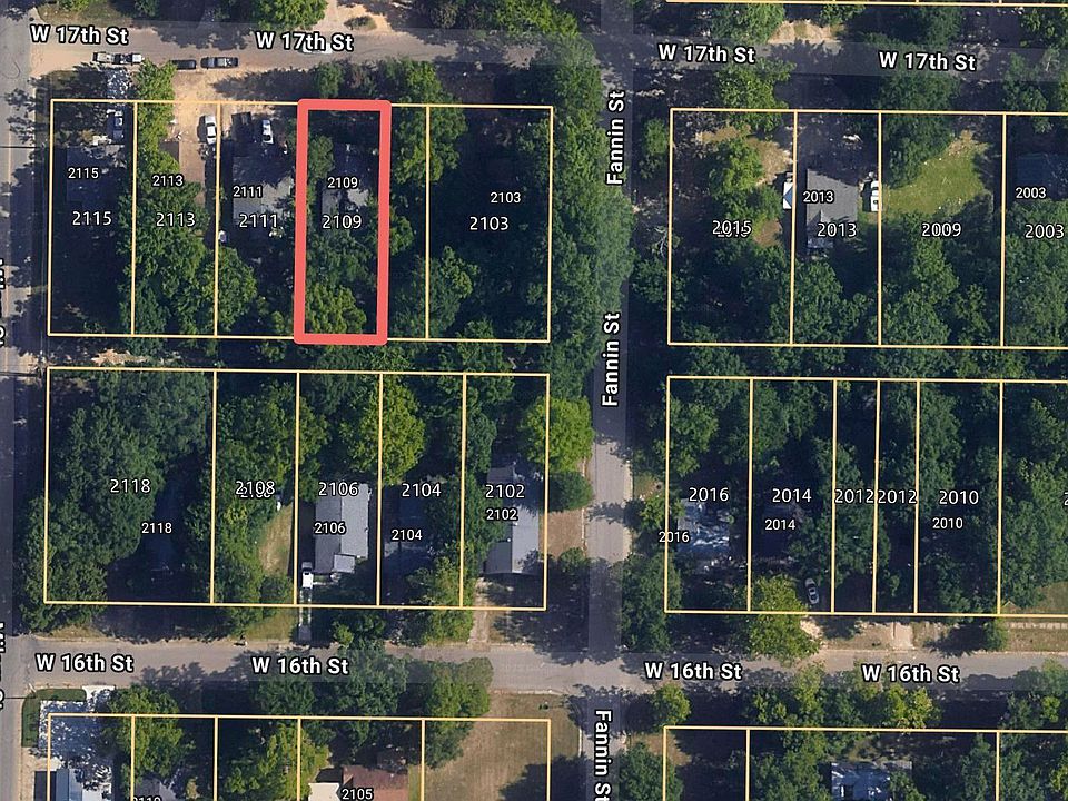 2nd image of 2109 W 17th St