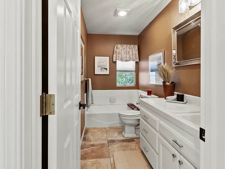 1609 Tanager Ct — Photo 10