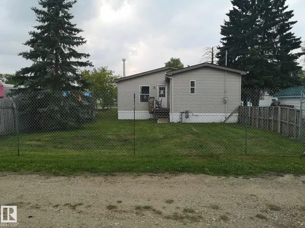5273 50th St, Mayerthorpe, AB T0E 1N0