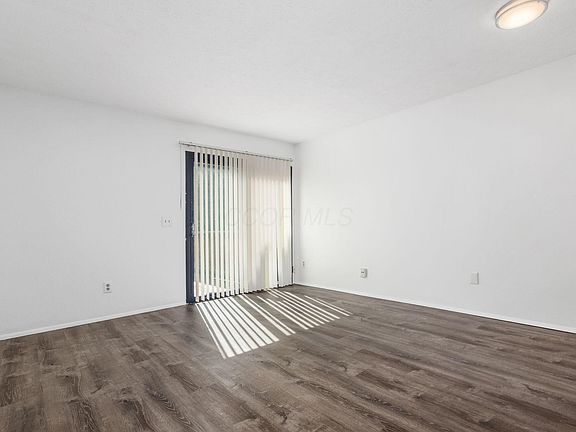 4th image of 413 Shell Ct E