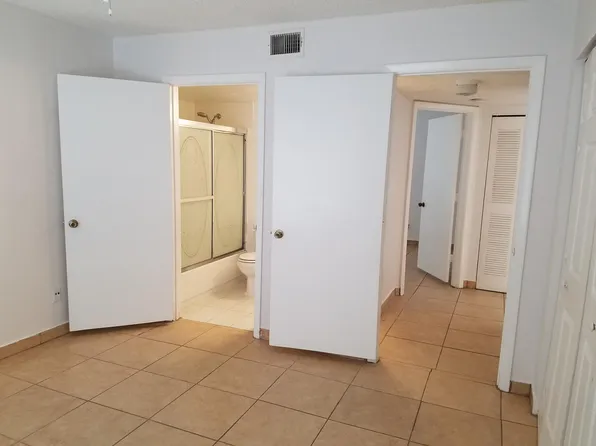 15781 SW 106th Ter APT 101, Miami, FL 33196