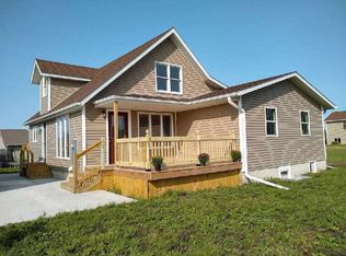 801 Conn St, Parkersburg, IA 50665