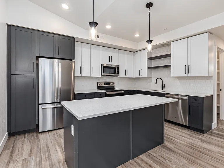 Olivia Apartments — Photo 28