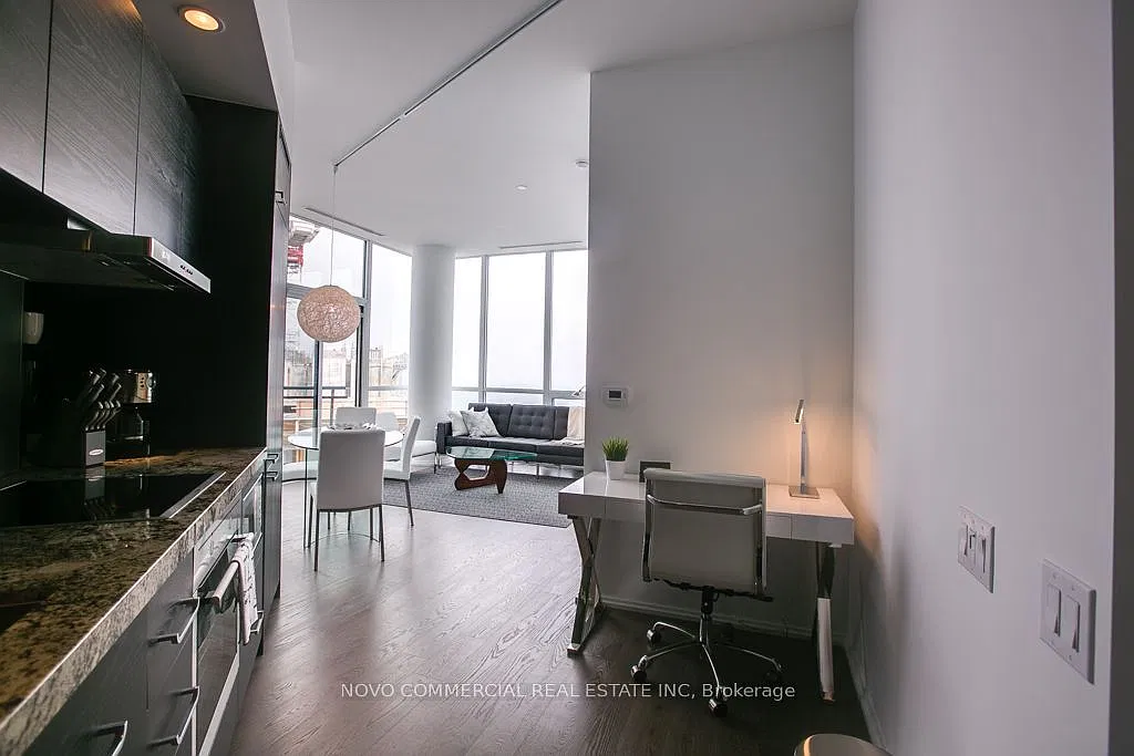Chaz Yorkville — Photo 3