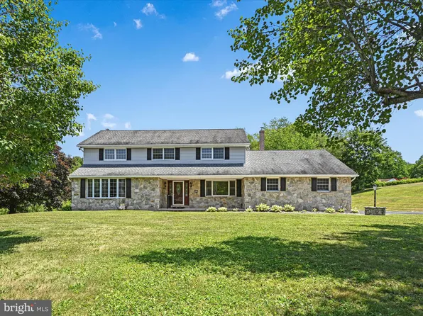 615 Raring Dr, Orwigsburg, PA 17961