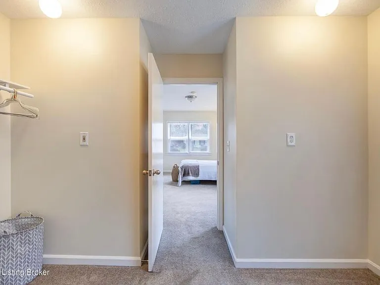 312 Primrose Dr — Photo 6