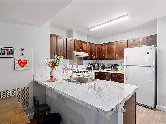 5th image of 49-49 Edgewood St #A