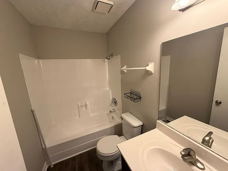 The Brownstone Apartments — Photo 12