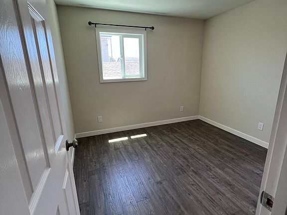 3rd image of 111 Eucalyptus Ave #2